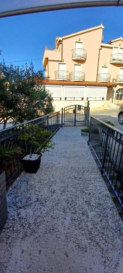 Apartman Nives Apartment Trogir Ngoại thất bức ảnh