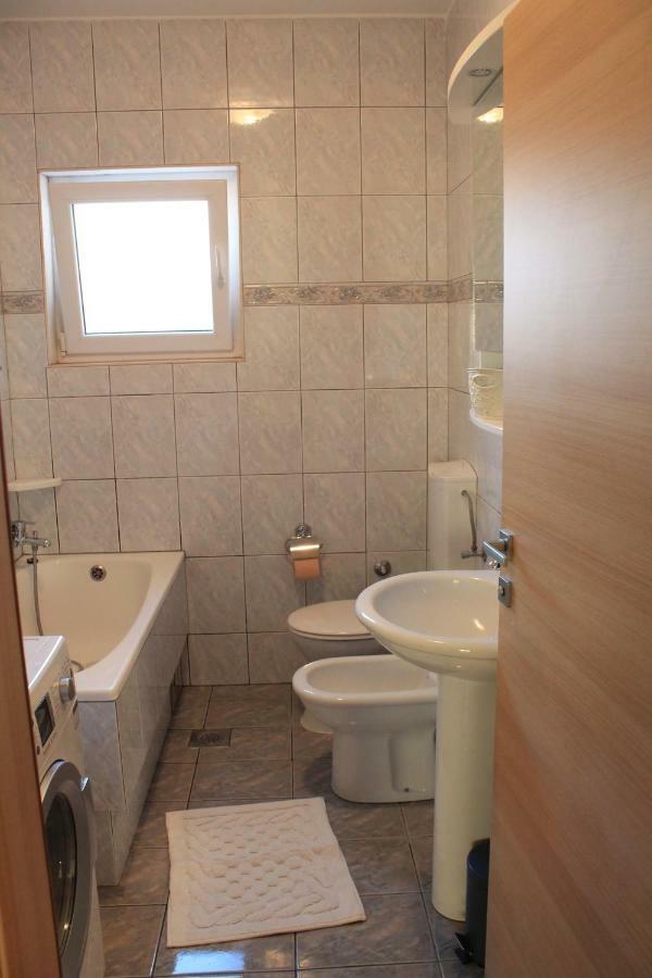 Apartman Nives Apartment Trogir Ngoại thất bức ảnh